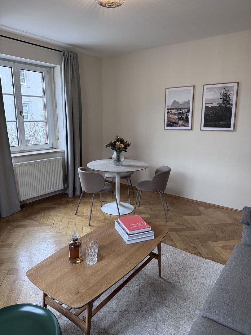 Pronájem bytu 3+1 80 m², Schedelstraße 11, München, Bavorsko Pronájem bytu 3+1 80 m², Schedelstraße 11, München, Bavorsko