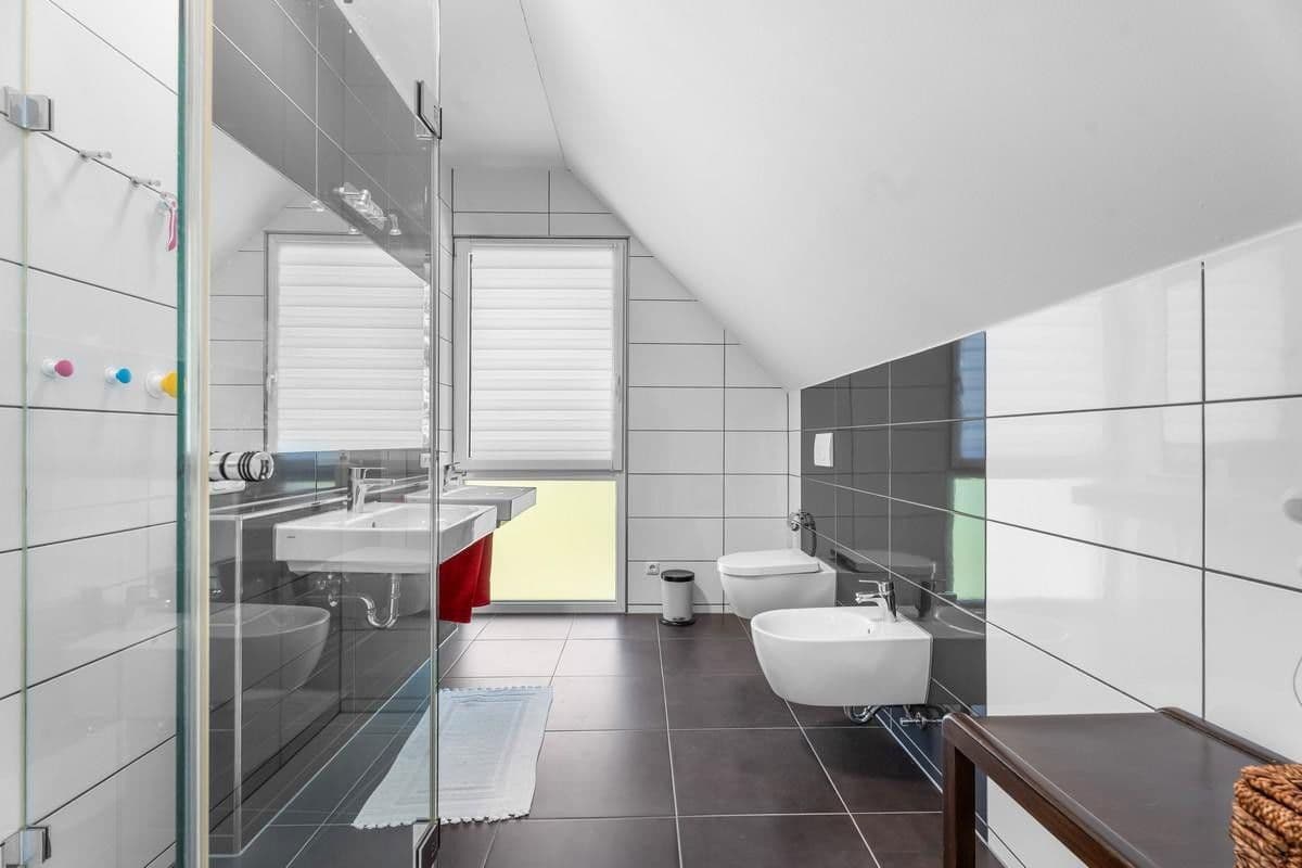 Prodej domu 175 m², pozemek 200 m², Goldammerweg 122b, Cáchy, Severní Porýní-Vestfálsko Prodej domu 175 m², pozemek 200 m², Goldammerweg 122b, Cáchy, Severní Porýní-Vestfálsko