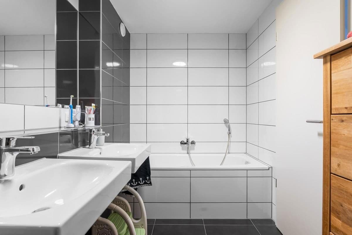 Prodej domu 175 m², pozemek 200 m², Goldammerweg 122b, Cáchy, Severní Porýní-Vestfálsko Prodej domu 175 m², pozemek 200 m², Goldammerweg 122b, Cáchy, Severní Porýní-Vestfálsko