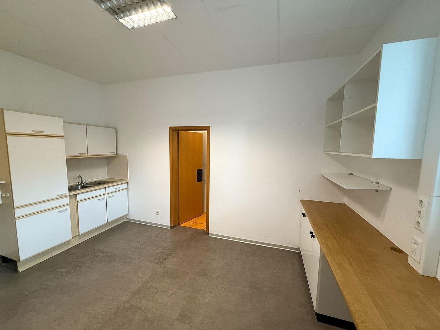 Prodej kanceláře 192 m², Bad Brückenau, Bavorsko Prodej kanceláře 192 m², Bad Brückenau, Bavorsko