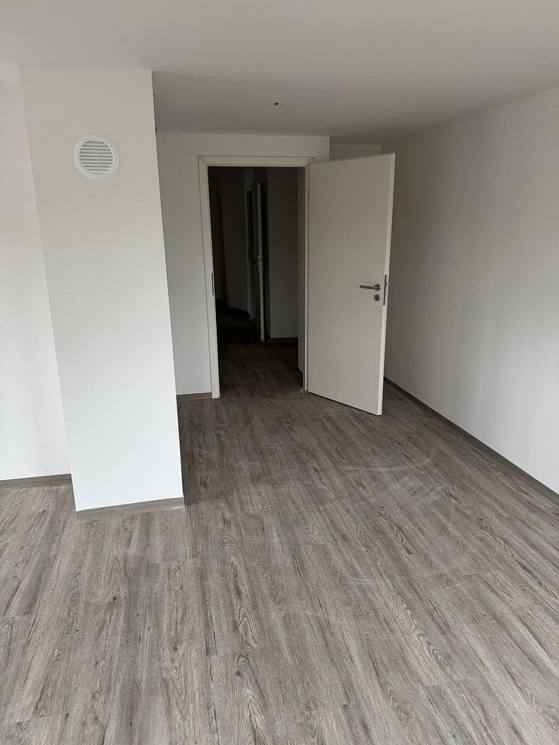 Pronájem bytu 4+kk 155 m², Hintere Dorfstraße 27, Sulzbach am Main, Bavorsko Pronájem bytu 4+kk 155 m², Hintere Dorfstraße 27, Sulzbach am Main, Bavorsko