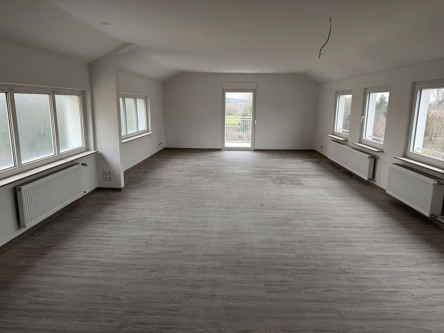 Pronájem bytu 4+kk 155 m², Hintere Dorfstraße 27, Sulzbach am Main, Bavorsko Pronájem bytu 4+kk 155 m², Hintere Dorfstraße 27, Sulzbach am Main, Bavorsko