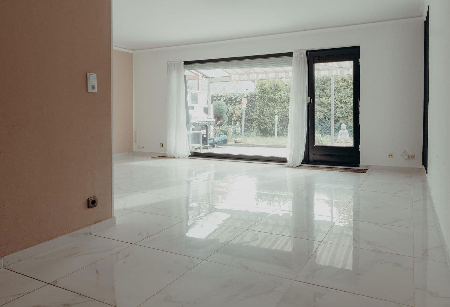 Prodej domu 99 m², pozemek 115 m², Stuhr, Dolní Sasko Prodej domu 99 m², pozemek 115 m², Stuhr, Dolní Sasko