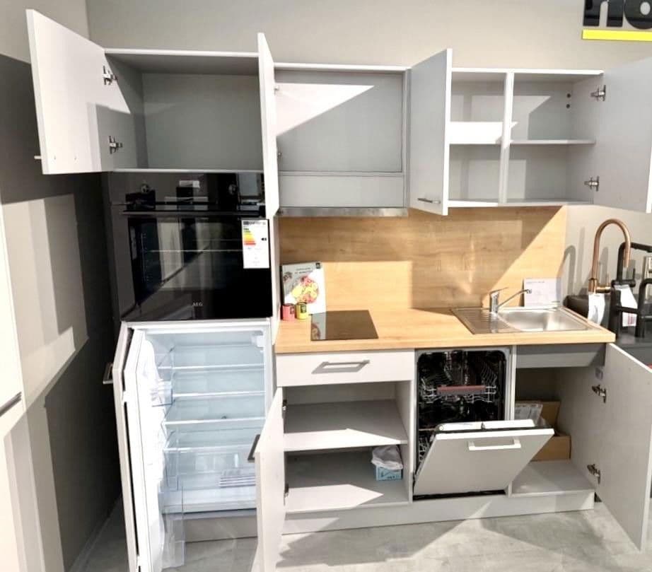 Pronájem bytu 1+kk 27 m², Lerchenauerstr. 12, München, Bavorsko Pronájem bytu 1+kk 27 m², Lerchenauerstr. 12, München, Bavorsko