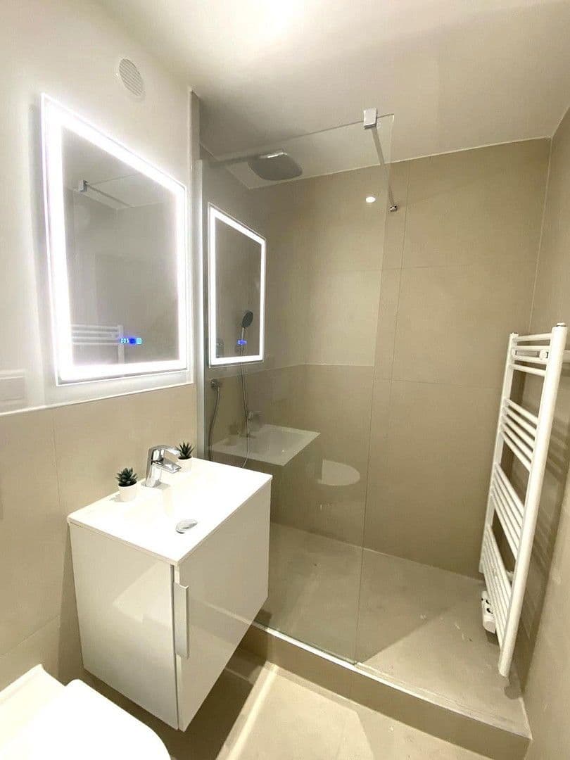 Pronájem bytu 1+kk 27 m², Lerchenauerstr. 12, München, Bavorsko Pronájem bytu 1+kk 27 m², Lerchenauerstr. 12, München, Bavorsko