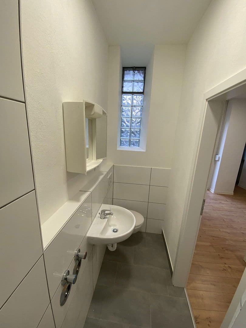 Pronájem bytu 1+kk 30 m², Mannheim, Bádensko-Württembersko Pronájem bytu 1+kk 30 m², Mannheim, Bádensko-Württembersko