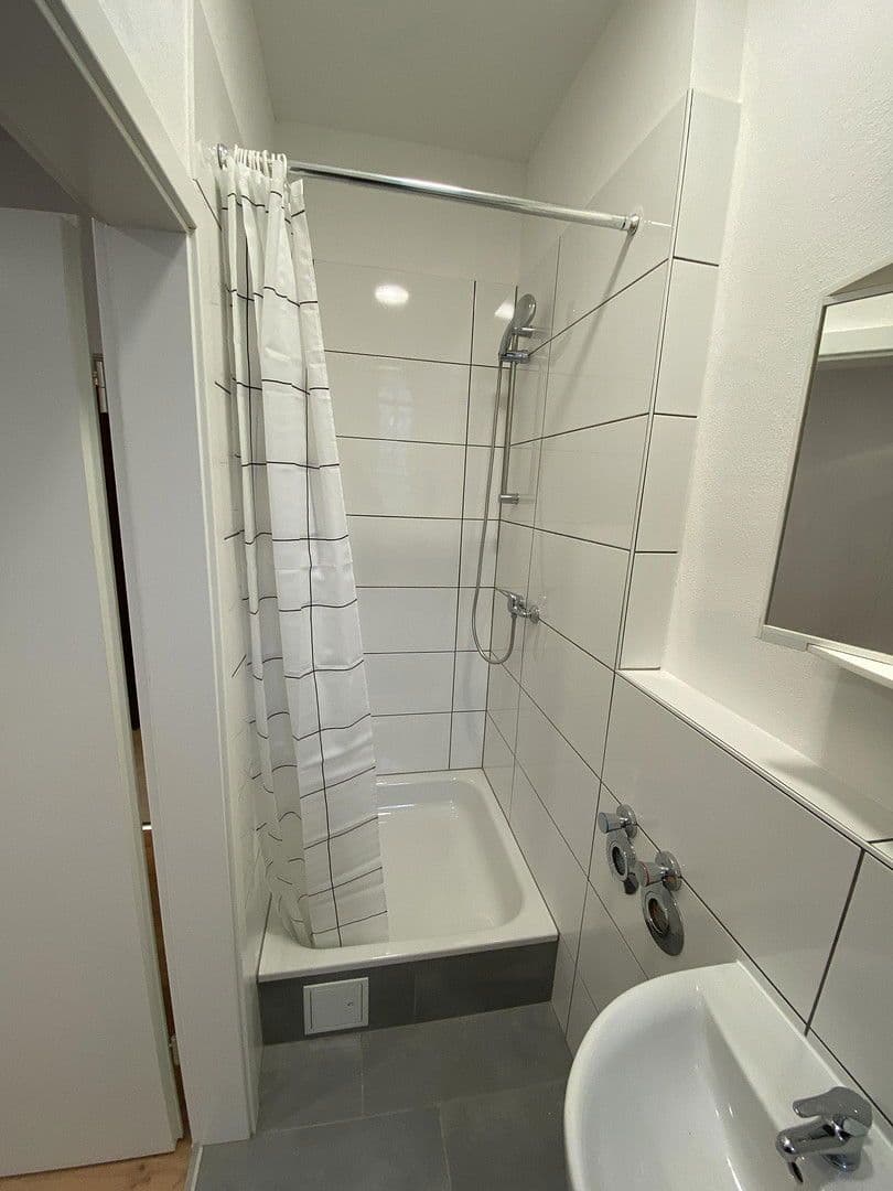 Pronájem bytu 1+kk 30 m², Mannheim, Bádensko-Württembersko Pronájem bytu 1+kk 30 m², Mannheim, Bádensko-Württembersko