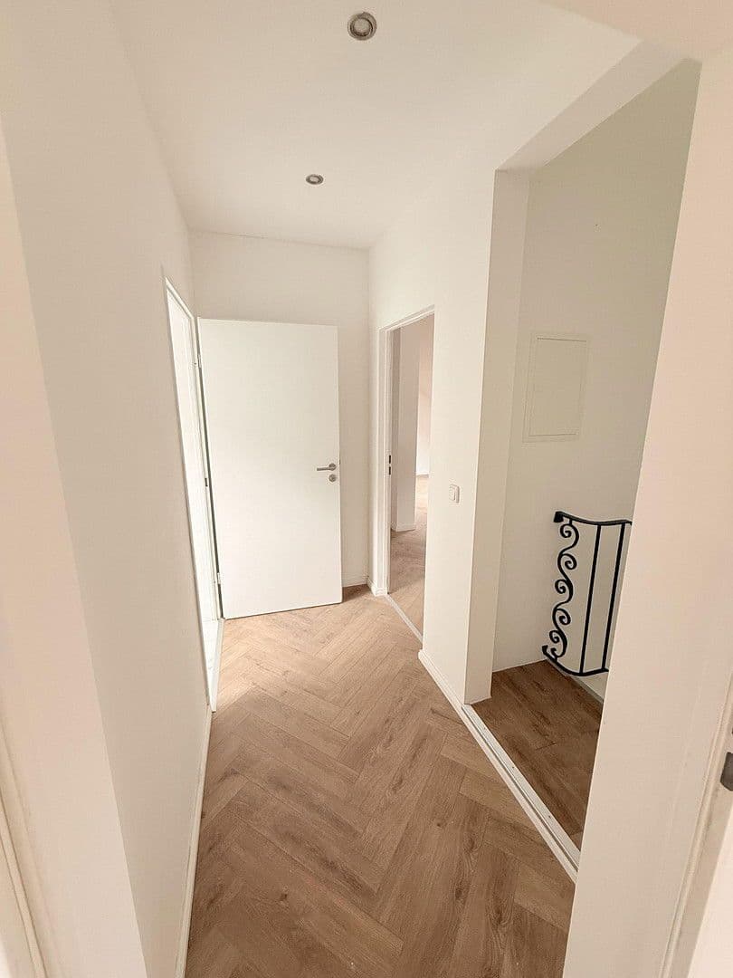 Prodej domu 240 m², pozemek 840 m², Oelmühler Straße 15, Hagen, Severní Porýní-Vestfálsko Prodej domu 240 m², pozemek 840 m², Oelmühler Straße 15, Hagen, Severní Porýní-Vestfálsko
