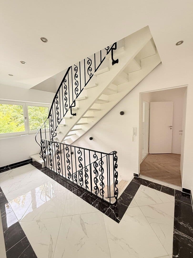 Prodej domu 240 m², pozemek 840 m², Oelmühler Straße 15, Hagen, Severní Porýní-Vestfálsko Prodej domu 240 m², pozemek 840 m², Oelmühler Straße 15, Hagen, Severní Porýní-Vestfálsko