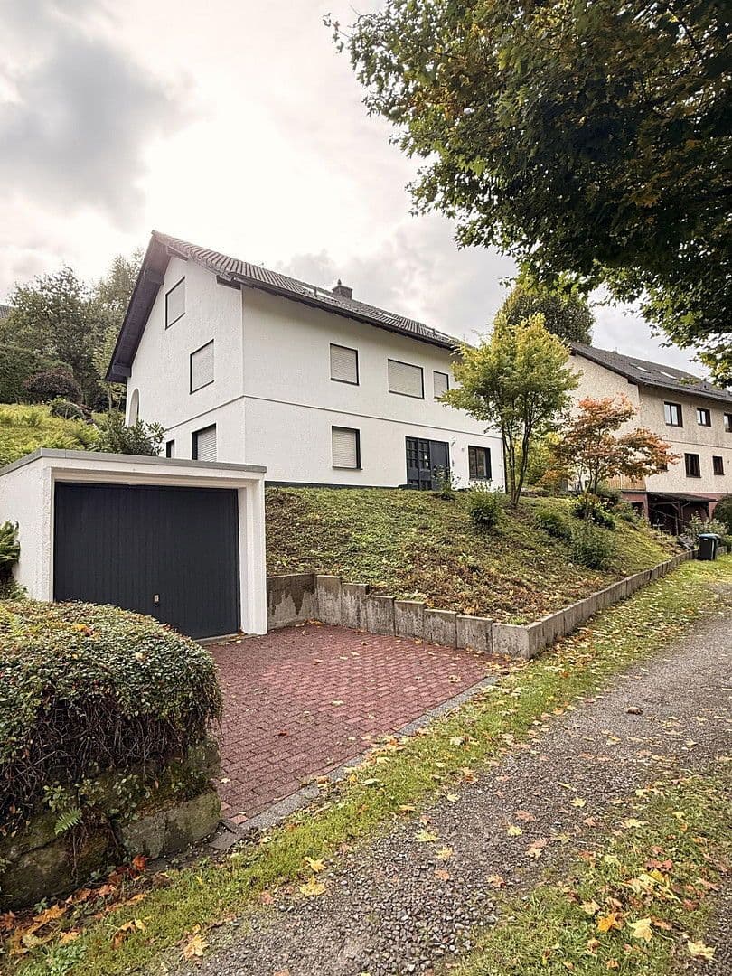 Prodej domu 240 m², pozemek 840 m², Oelmühler Straße 15, Hagen, Severní Porýní-Vestfálsko Prodej domu 240 m², pozemek 840 m², Oelmühler Straße 15, Hagen, Severní Porýní-Vestfálsko