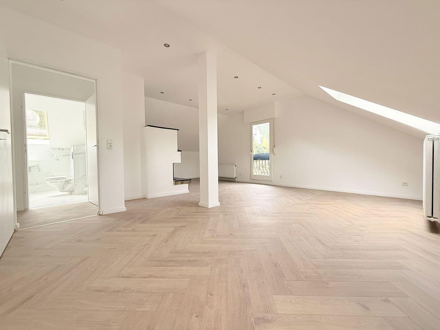 Prodej domu 240 m², pozemek 840 m², Oelmühler Straße 15, Hagen, Severní Porýní-Vestfálsko Prodej domu 240 m², pozemek 840 m², Oelmühler Straße 15, Hagen, Severní Porýní-Vestfálsko