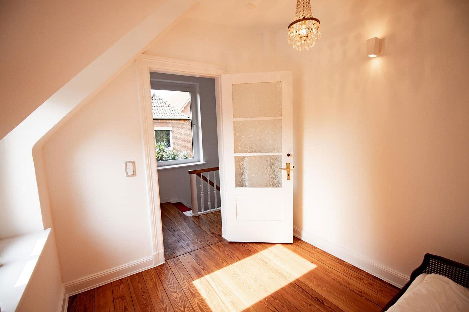 Prodej domu 130 m², pozemek 450 m², Teichstraße 7, Wentorf bei Hamburg, Šlesvicko-Holštýnsko Prodej domu 130 m², pozemek 450 m², Teichstraße 7, Wentorf bei Hamburg, Šlesvicko-Holštýnsko