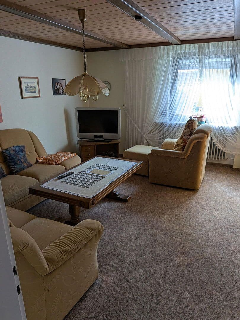 Prodej domu 146 m², pozemek 660 m², Egerer Straße 51, Valdsasy, Bavorsko Prodej domu 146 m², pozemek 660 m², Egerer Straße 51, Valdsasy, Bavorsko