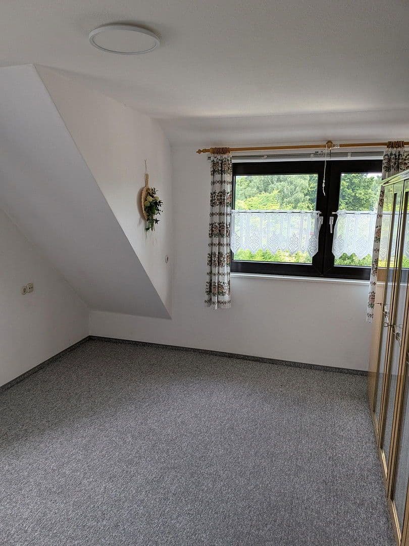 Prodej domu 146 m², pozemek 660 m², Egerer Straße 51, Valdsasy, Bavorsko Prodej domu 146 m², pozemek 660 m², Egerer Straße 51, Valdsasy, Bavorsko