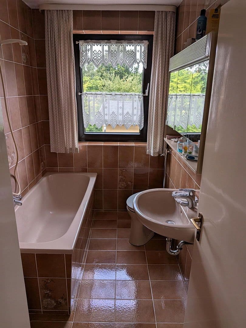 Prodej domu 146 m², pozemek 660 m², Egerer Straße 51, Valdsasy, Bavorsko Prodej domu 146 m², pozemek 660 m², Egerer Straße 51, Valdsasy, Bavorsko