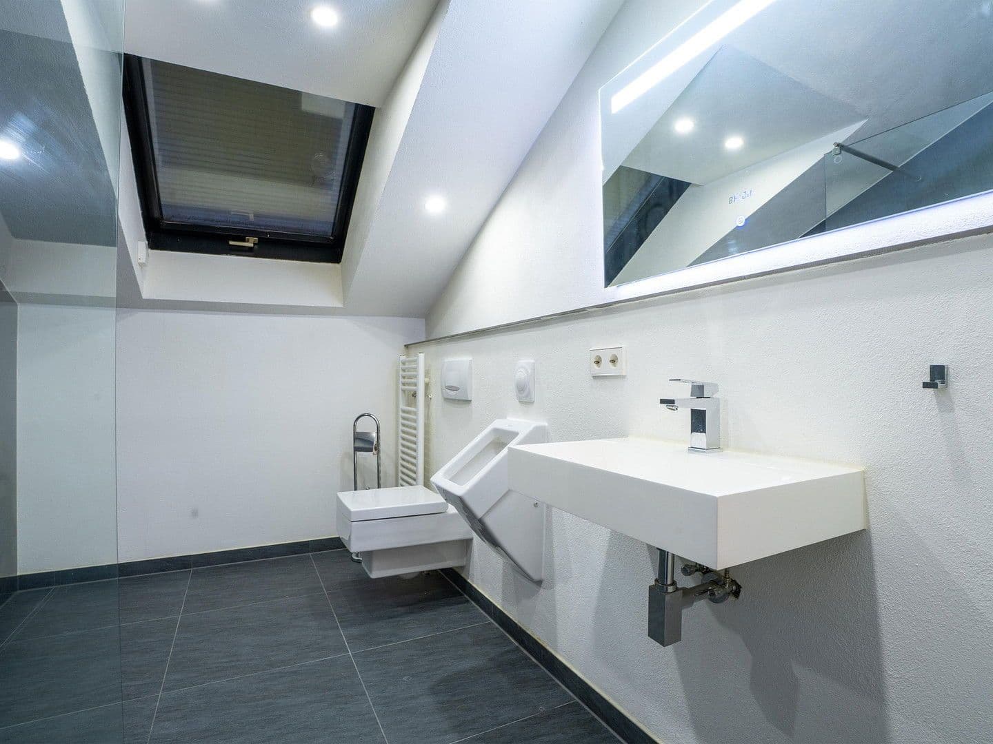 Prodej domu 332 m², pozemek 637 m², Untergruppenbach, Bádensko-Württembersko Prodej domu 332 m², pozemek 637 m², Untergruppenbach, Bádensko-Württembersko