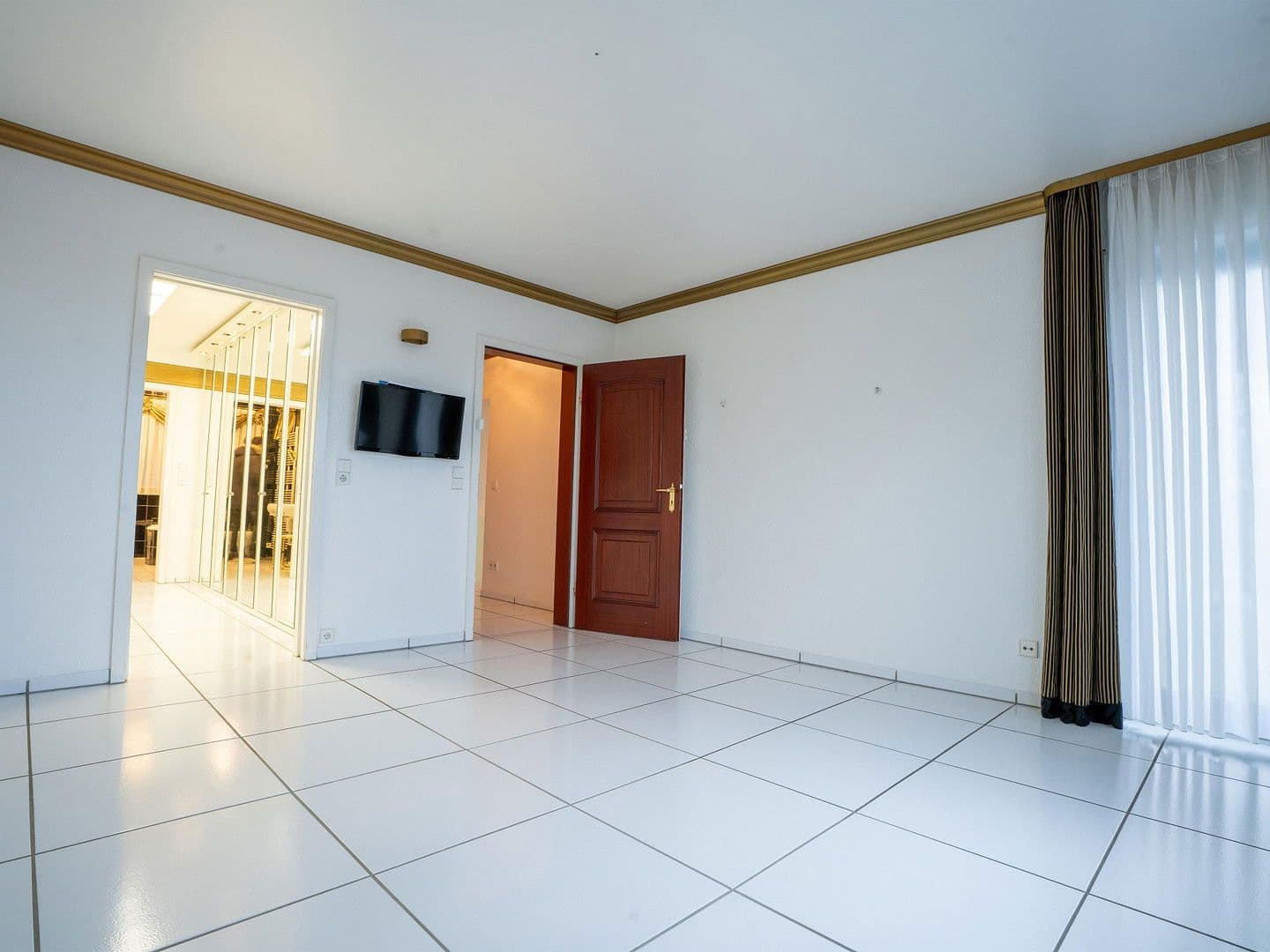 Prodej domu 332 m², pozemek 637 m², Untergruppenbach, Bádensko-Württembersko Prodej domu 332 m², pozemek 637 m², Untergruppenbach, Bádensko-Württembersko