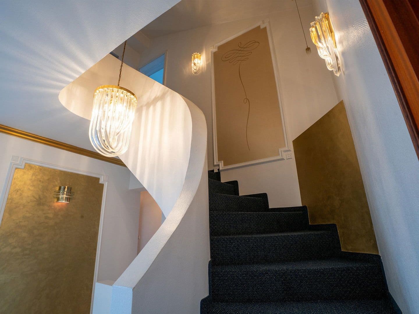 Prodej domu 332 m², pozemek 637 m², Untergruppenbach, Bádensko-Württembersko Prodej domu 332 m², pozemek 637 m², Untergruppenbach, Bádensko-Württembersko