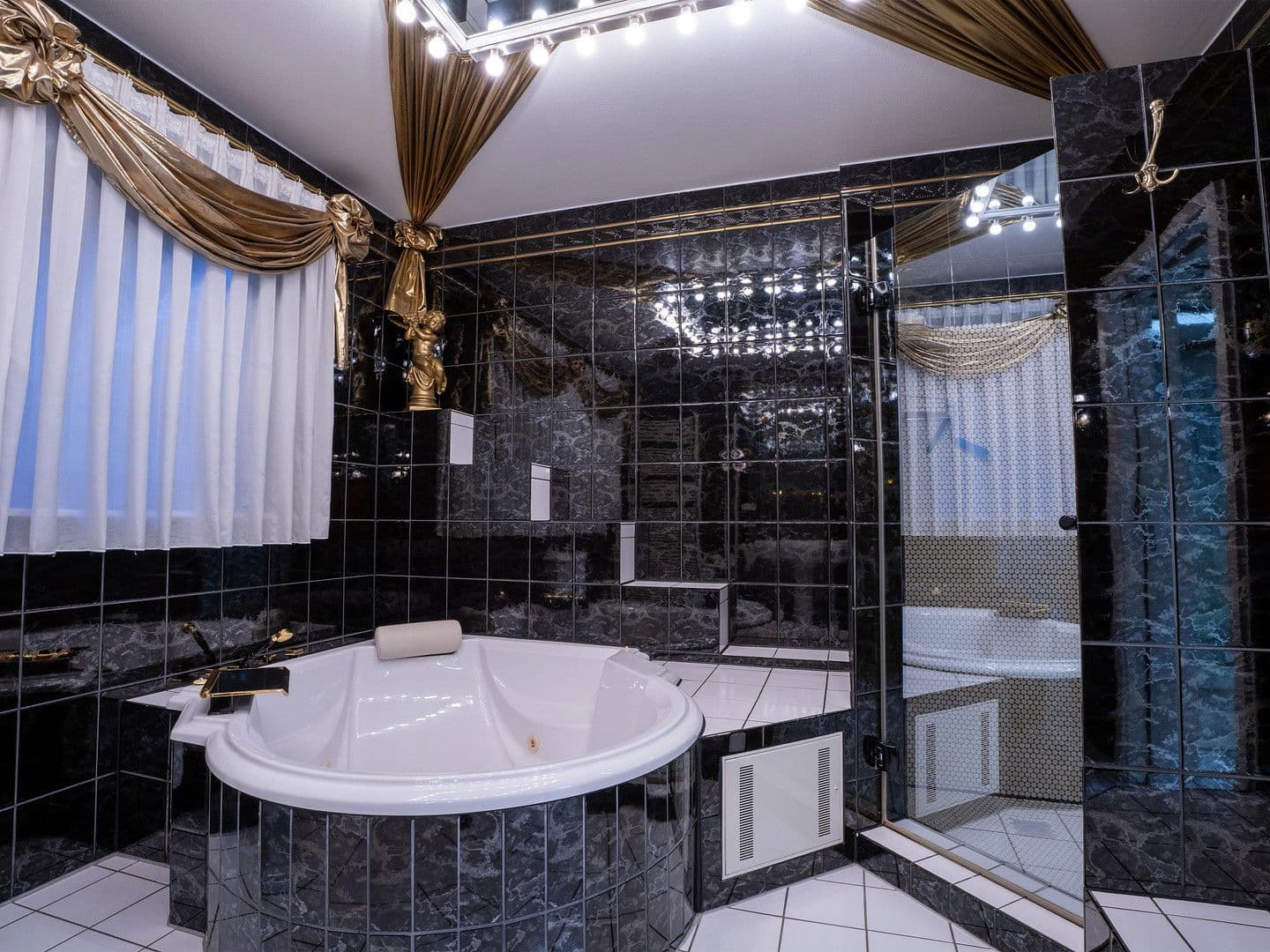 Prodej domu 332 m², pozemek 637 m², Untergruppenbach, Bádensko-Württembersko Prodej domu 332 m², pozemek 637 m², Untergruppenbach, Bádensko-Württembersko