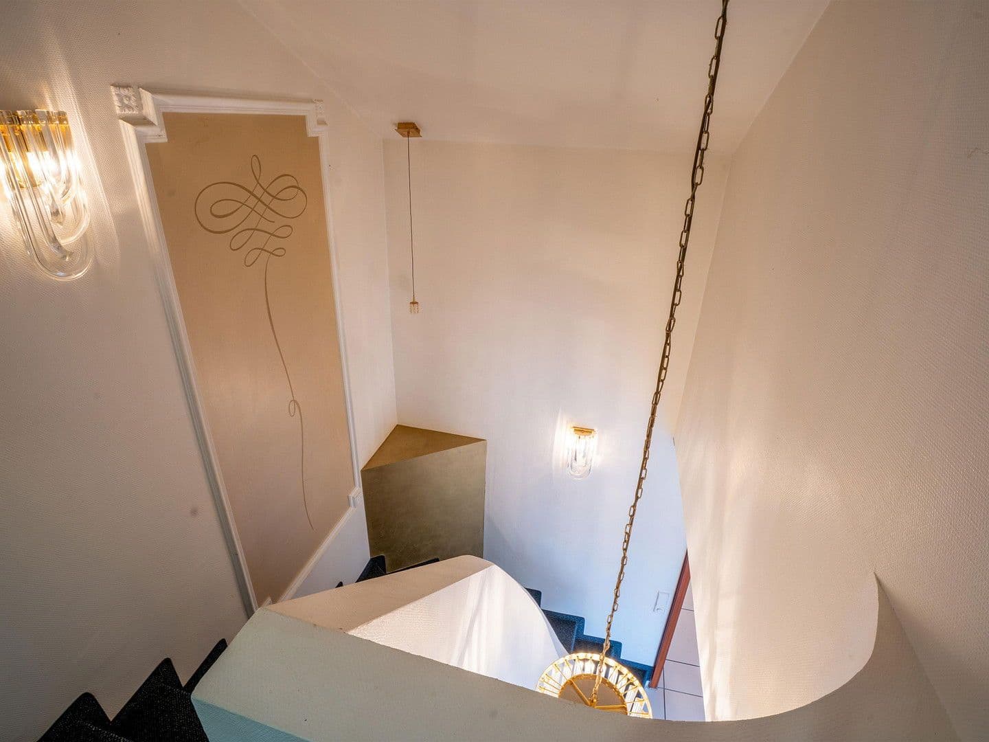 Prodej domu 332 m², pozemek 637 m², Untergruppenbach, Bádensko-Württembersko Prodej domu 332 m², pozemek 637 m², Untergruppenbach, Bádensko-Württembersko