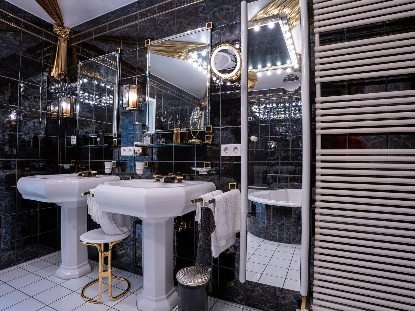 Prodej domu 332 m², pozemek 637 m², Untergruppenbach, Bádensko-Württembersko Prodej domu 332 m², pozemek 637 m², Untergruppenbach, Bádensko-Württembersko