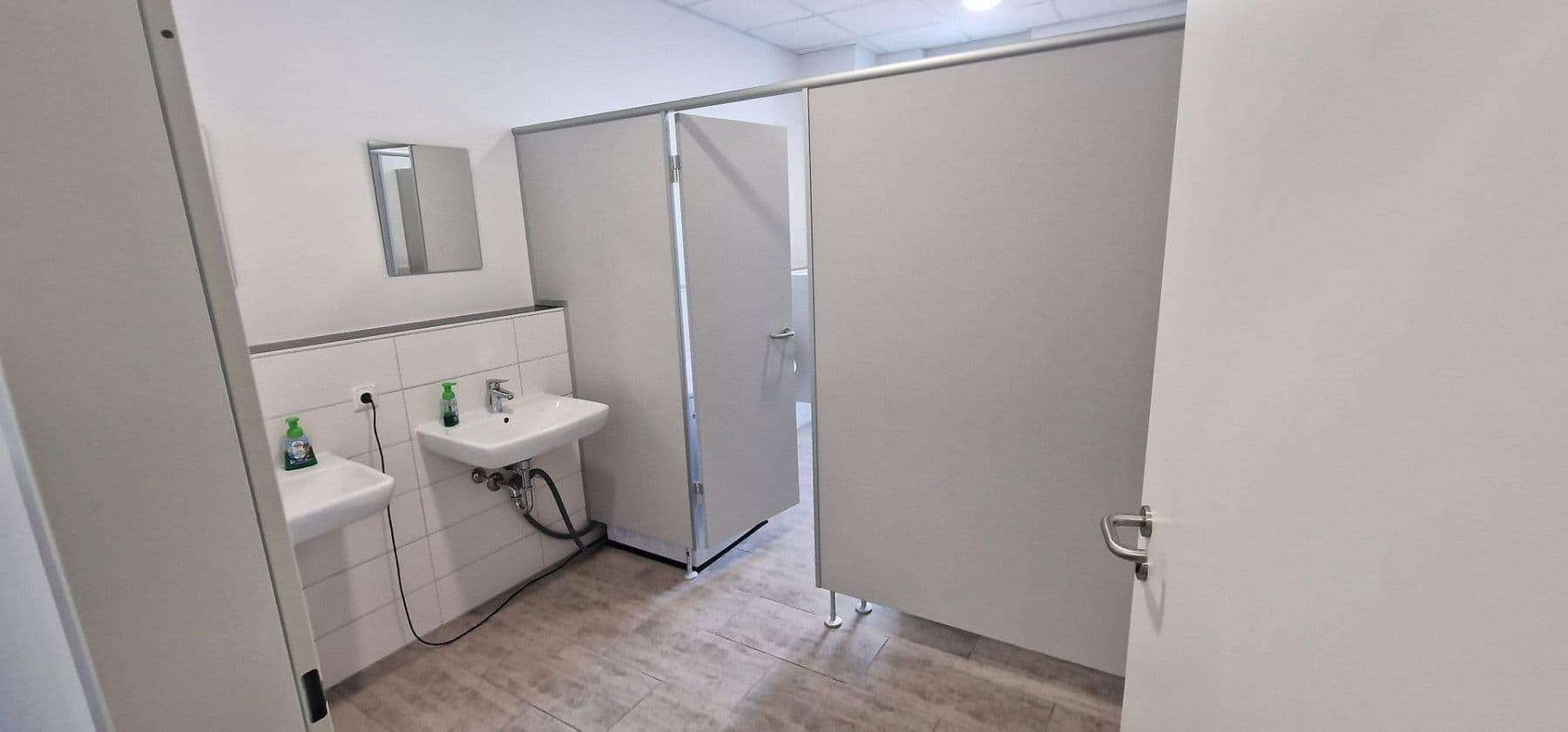 Pronájem kanceláře 350 m², Dr.-Hans-Lebach-Str. 2, Erkner, Braniborsko Pronájem kanceláře 350 m², Dr.-Hans-Lebach-Str. 2, Erkner, Braniborsko