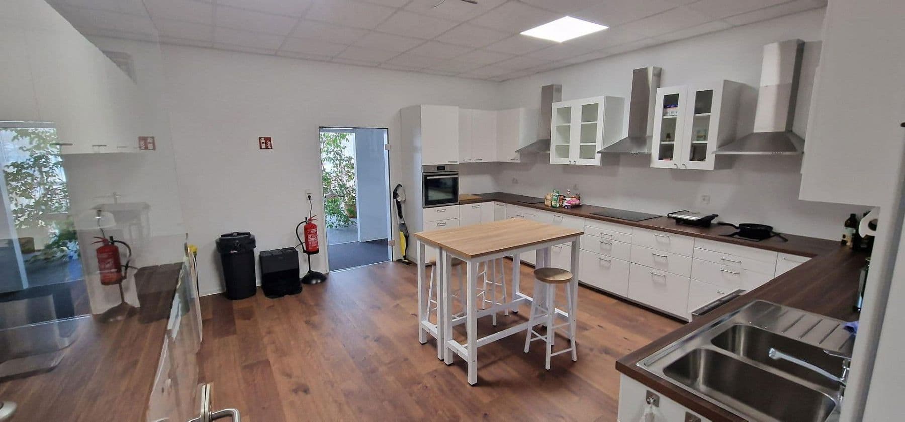 Pronájem kanceláře 350 m², Dr.-Hans-Lebach-Str. 2, Erkner, Braniborsko Pronájem kanceláře 350 m², Dr.-Hans-Lebach-Str. 2, Erkner, Braniborsko