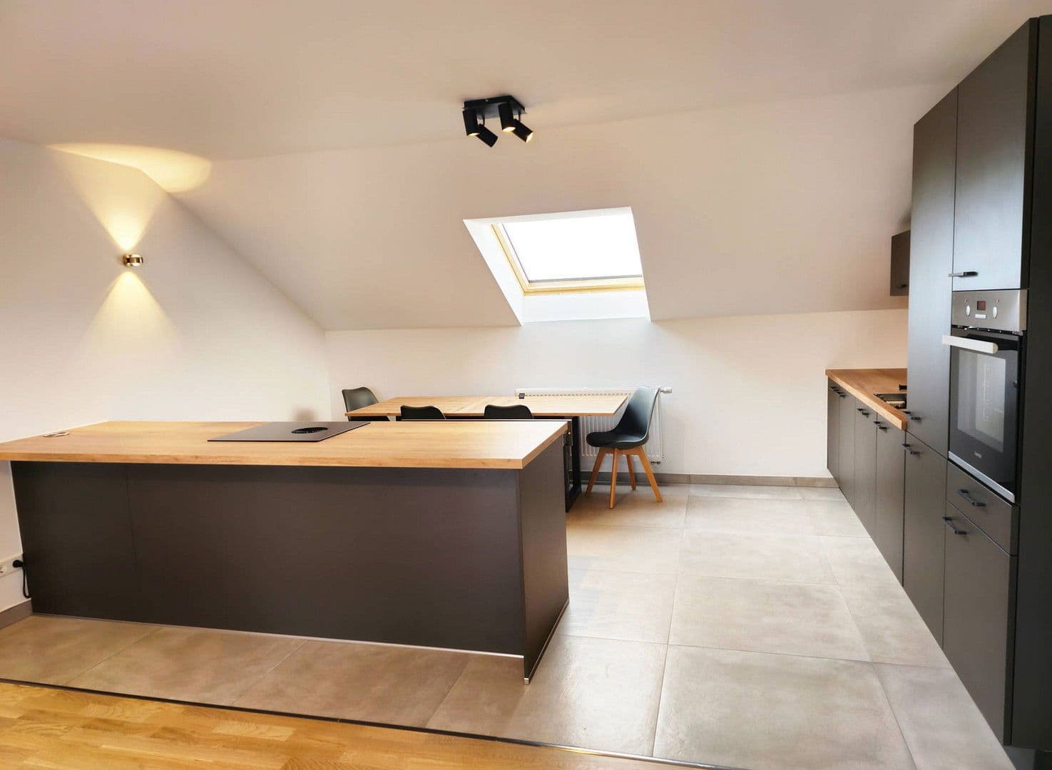 Prodej bytu 4+1 98 m², Dachauer Straße 72b, Olching, Bavorsko Prodej bytu 4+1 98 m², Dachauer Straße 72b, Olching, Bavorsko