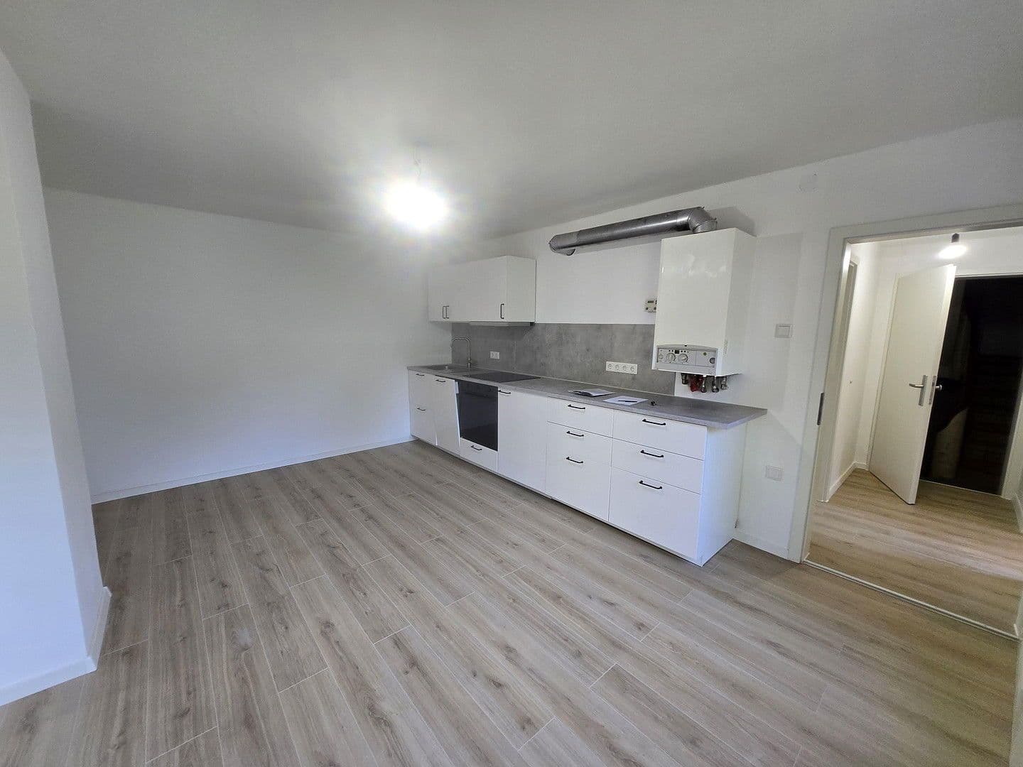 Pronájem bytu 2+1 38 m², Orffstraße, Nürnberg, Bavorsko Pronájem bytu 2+1 38 m², Orffstraße, Nürnberg, Bavorsko