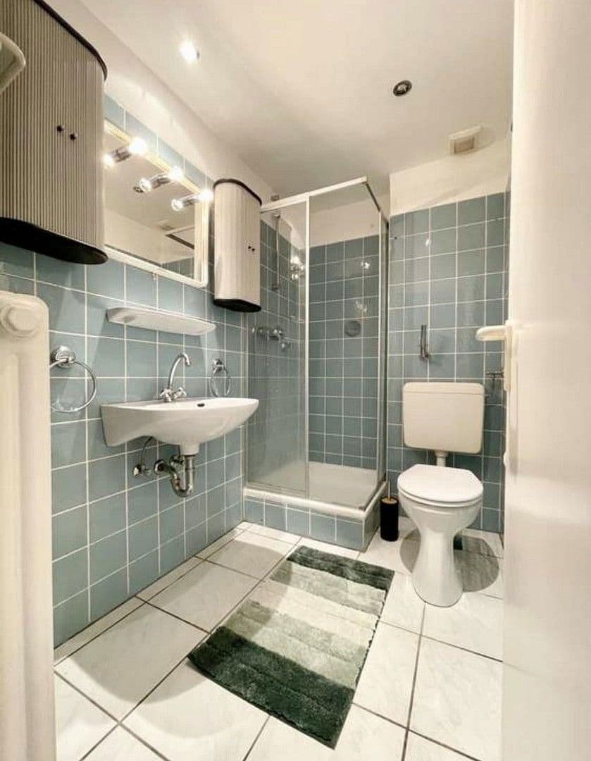 Pronájem bytu 1+1 30 m², Corneliusstr. 101, Düsseldorf, Severní Porýní-Vestfálsko Pronájem bytu 1+1 30 m², Corneliusstr. 101, Düsseldorf, Severní Porýní-Vestfálsko