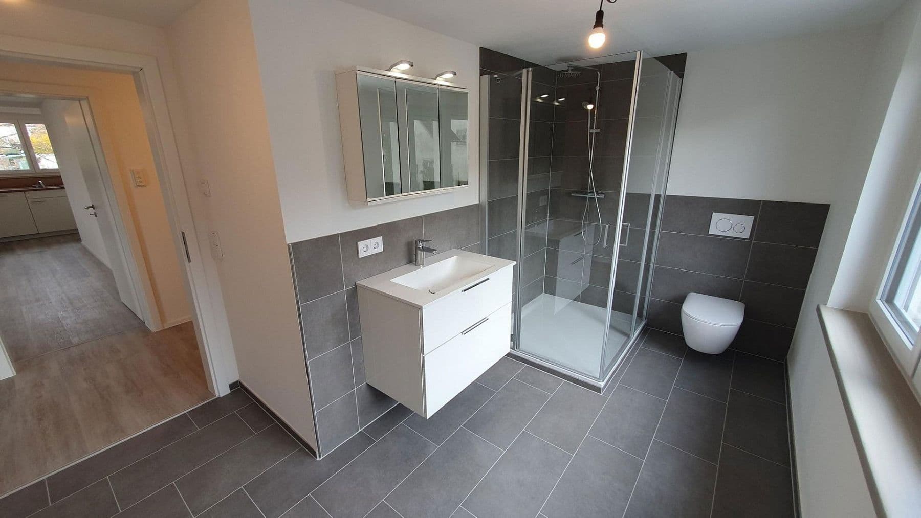 Pronájem bytu 2+kk 87 m², Rheinstraße 14, Gailingen am Hochrhein, Bádensko-Württembersko Pronájem bytu 2+kk 87 m², Rheinstraße 14, Gailingen am Hochrhein, Bádensko-Württembersko