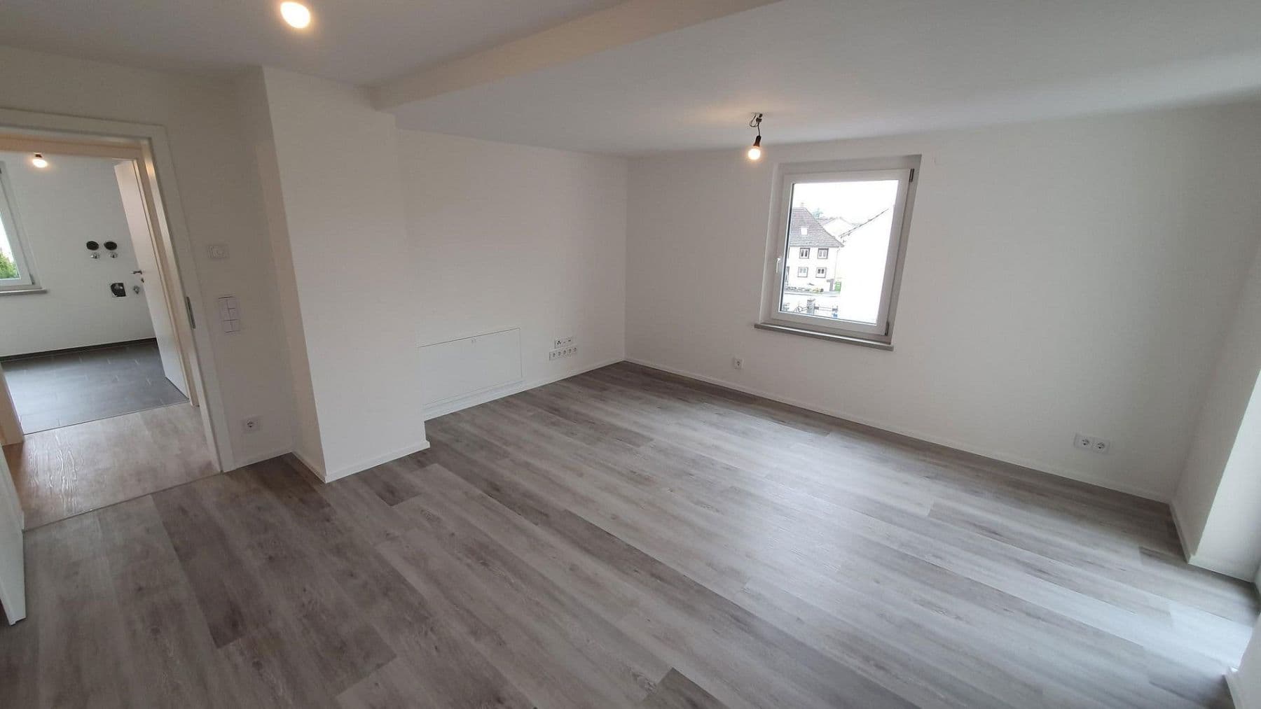 Pronájem bytu 2+kk 87 m², Rheinstraße 14, Gailingen am Hochrhein, Bádensko-Württembersko Pronájem bytu 2+kk 87 m², Rheinstraße 14, Gailingen am Hochrhein, Bádensko-Württembersko