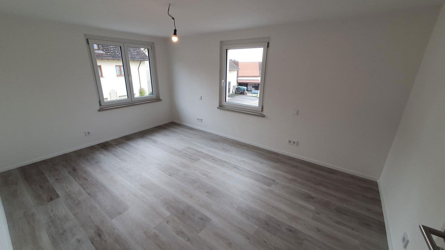 Pronájem bytu 2+kk 87 m², Rheinstraße 14, Gailingen am Hochrhein, Bádensko-Württembersko Pronájem bytu 2+kk 87 m², Rheinstraße 14, Gailingen am Hochrhein, Bádensko-Württembersko