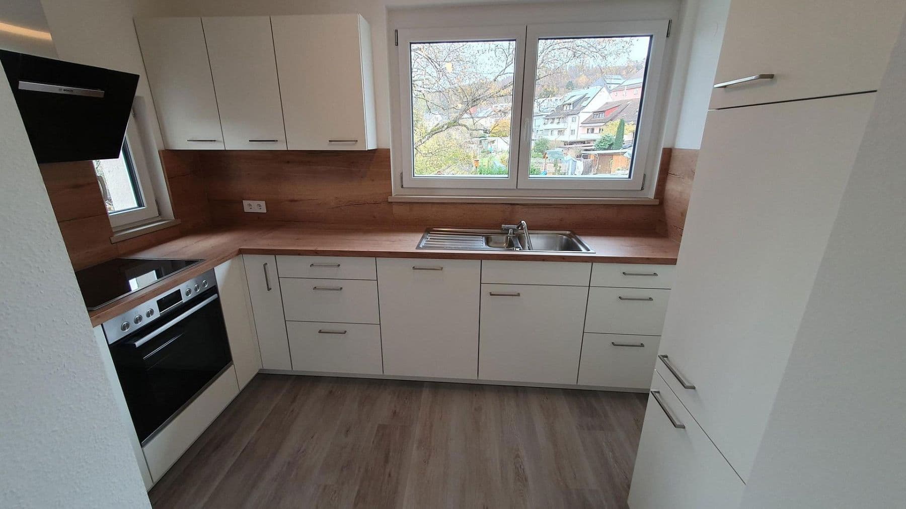 Pronájem bytu 2+kk 87 m², Rheinstraße 14, Gailingen am Hochrhein, Bádensko-Württembersko Pronájem bytu 2+kk 87 m², Rheinstraße 14, Gailingen am Hochrhein, Bádensko-Württembersko