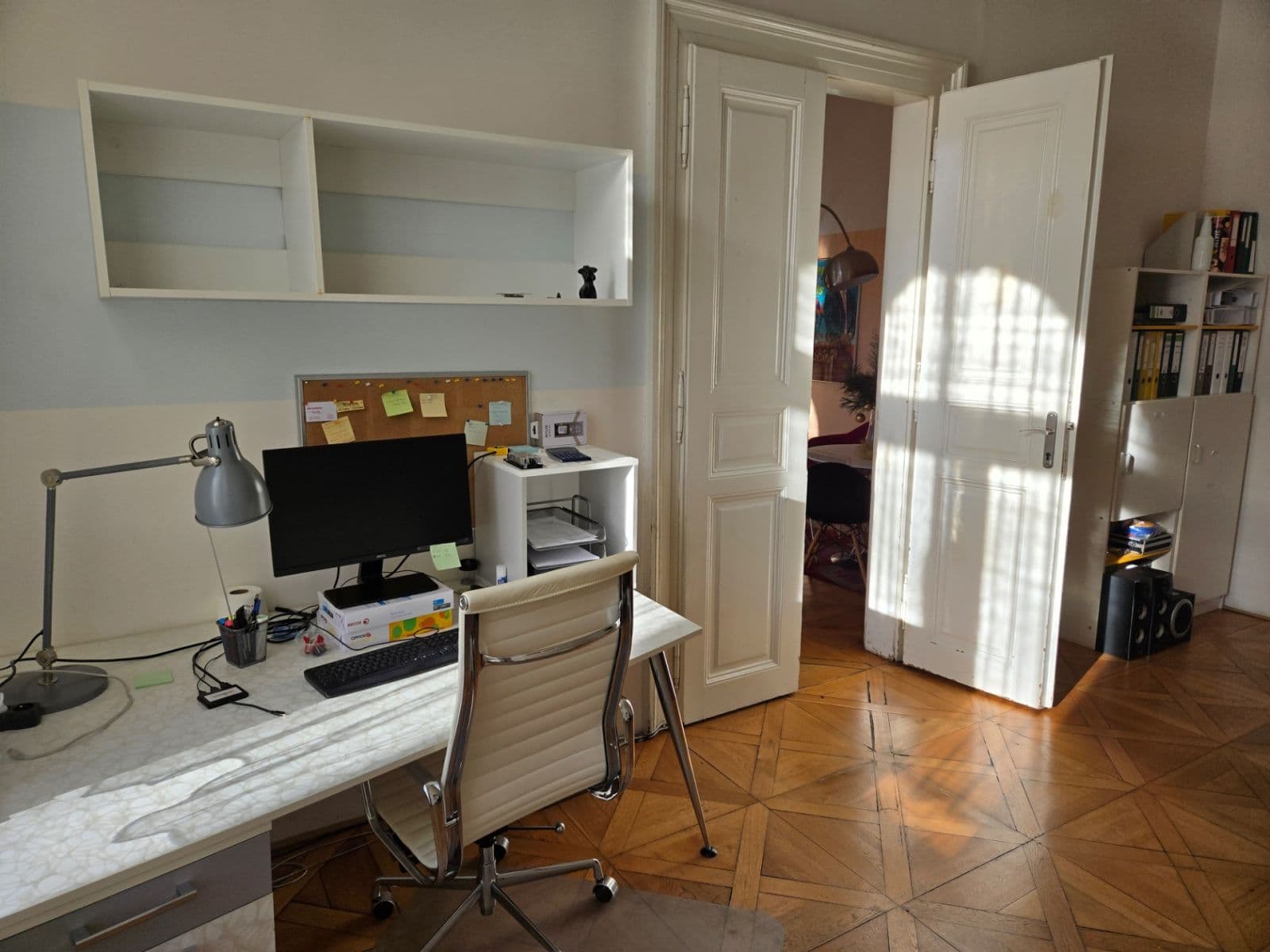 Pronájem kanceláře 80 m², Bolzanova, Praha, Praha Pronájem kanceláře 80 m², Bolzanova, Praha, Praha