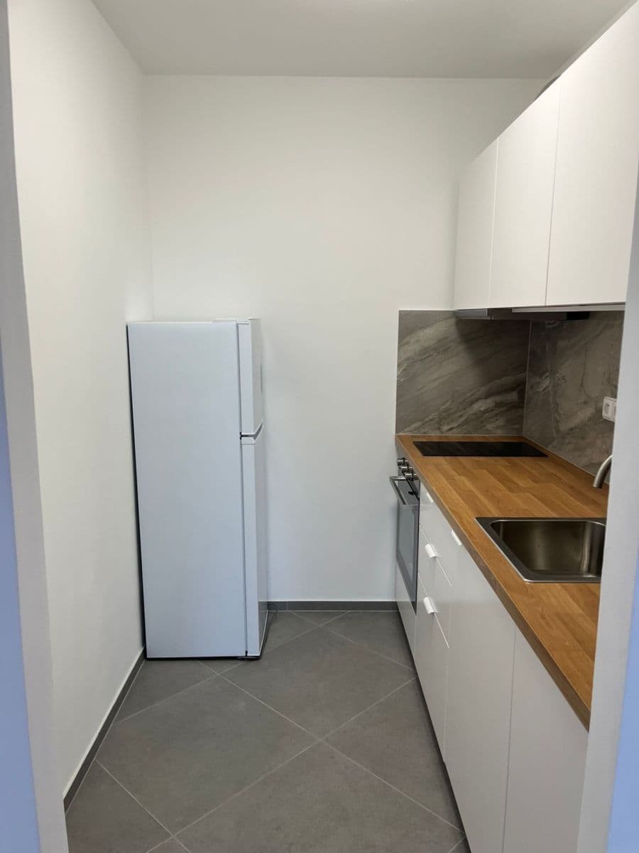 Pronájem bytu 2+kk 44 m², Střekovská, Praha, Praha Pronájem bytu 2+kk 44 m², Střekovská, Praha, Praha
