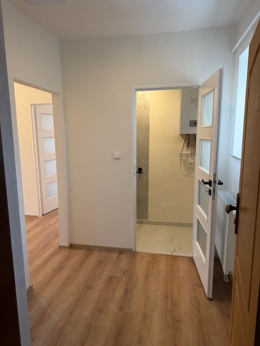 Prodej bytu 3+1 60 m², Veltrusy, Středočeský kraj Prodej bytu 3+1 60 m², Veltrusy, Středočeský kraj