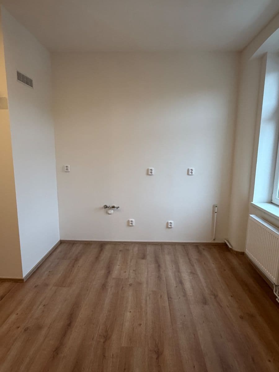 Prodej bytu 3+1 60 m², Veltrusy, Středočeský kraj Prodej bytu 3+1 60 m², Veltrusy, Středočeský kraj