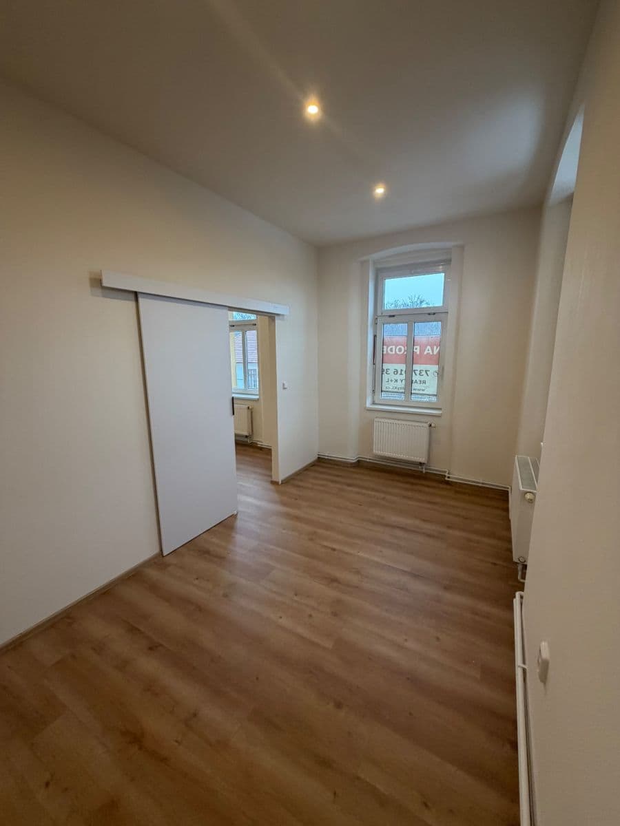 Prodej bytu 3+1 60 m², Veltrusy, Středočeský kraj Prodej bytu 3+1 60 m², Veltrusy, Středočeský kraj