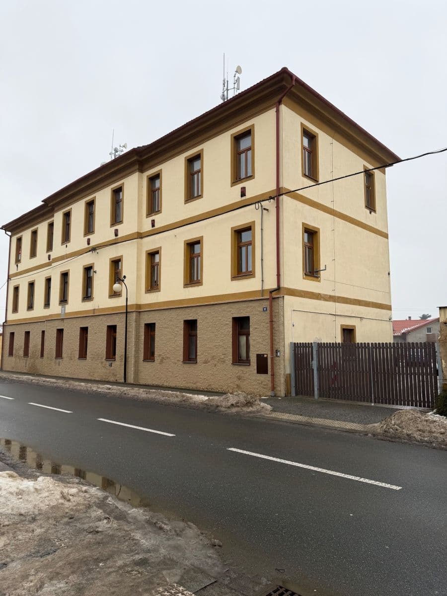 Prodej bytu 3+1 60 m², Veltrusy, Středočeský kraj Prodej bytu 3+1 60 m², Veltrusy, Středočeský kraj