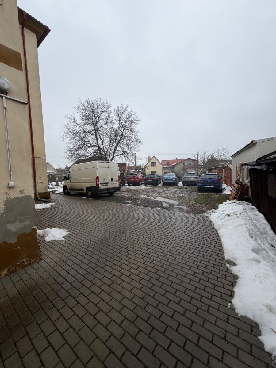 Prodej bytu 3+1 60 m², Veltrusy, Středočeský kraj Prodej bytu 3+1 60 m², Veltrusy, Středočeský kraj