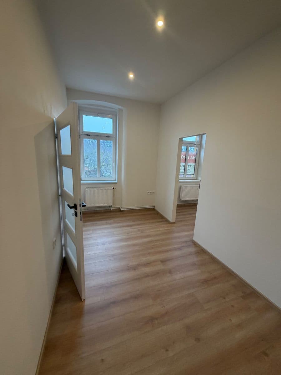 Prodej bytu 3+1 60 m², Veltrusy, Středočeský kraj Prodej bytu 3+1 60 m², Veltrusy, Středočeský kraj