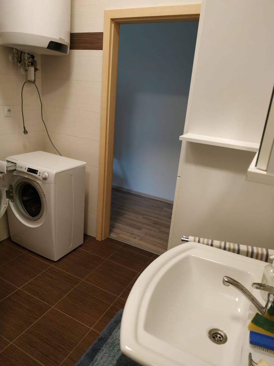 Pronájem bytu 2+kk 68 m², Týnec nad Sázavou, Středočeský kraj Pronájem bytu 2+kk 68 m², Týnec nad Sázavou, Středočeský kraj