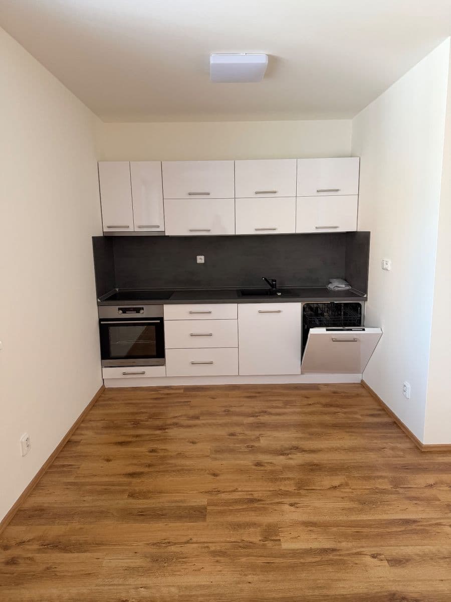 Prodej bytu 1+kk 37 m², Ukrajinská, Ostrava, Moravskoslezský kraj Prodej bytu 1+kk 37 m², Ukrajinská, Ostrava, Moravskoslezský kraj