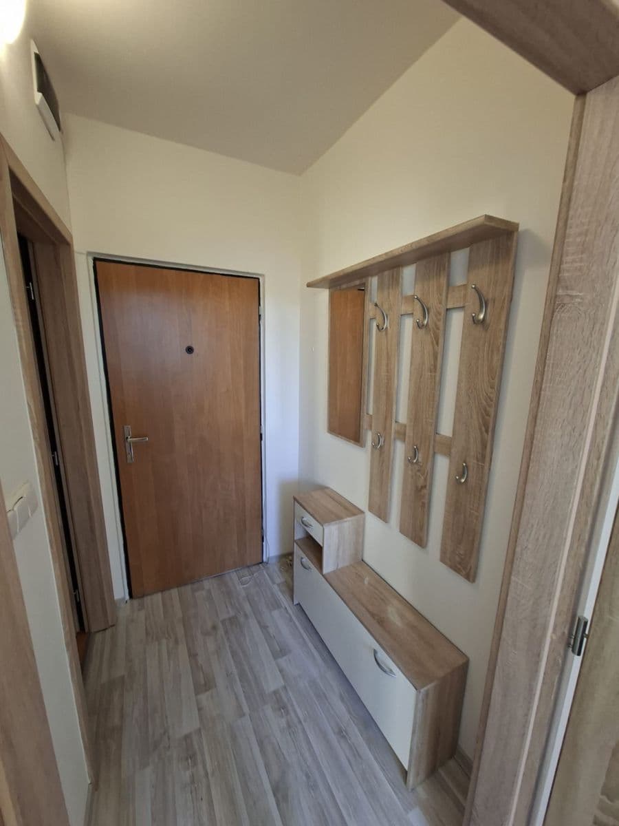 Pronájem bytu 1+kk 19 m², U Olivovny, Říčany, Středočeský kraj Pronájem bytu 1+kk 19 m², U Olivovny, Říčany, Středočeský kraj