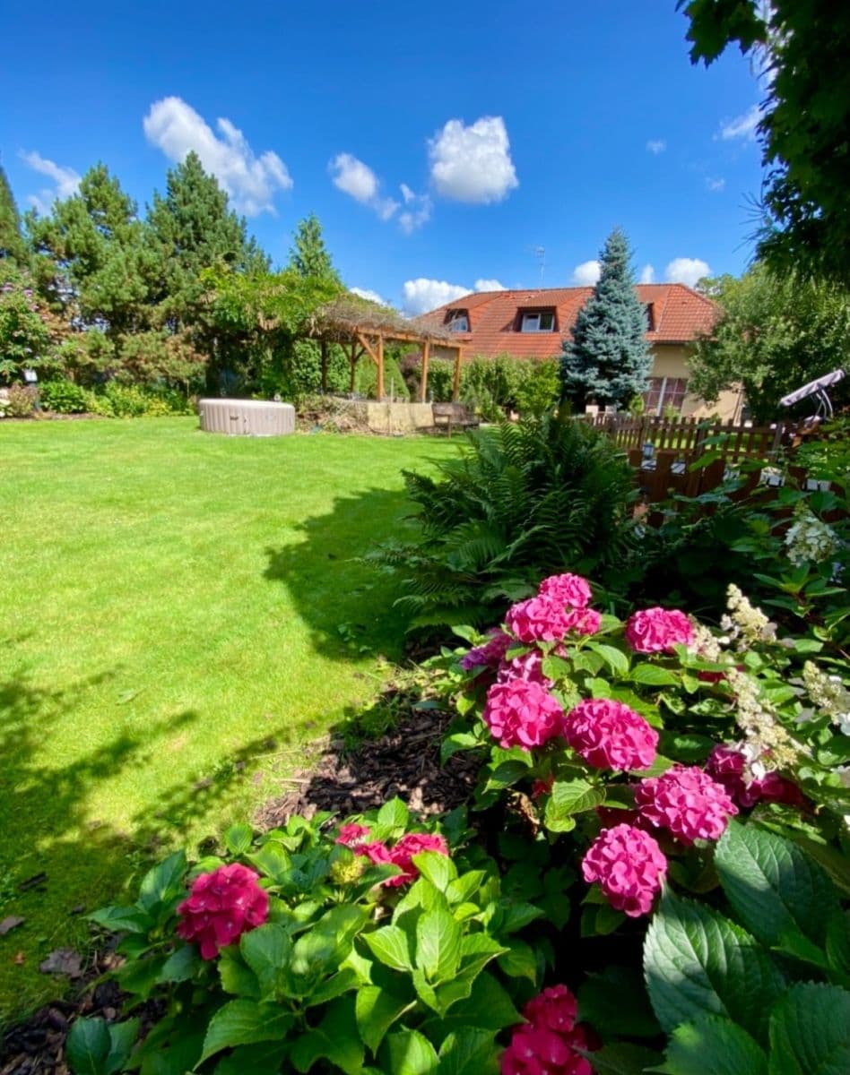 Prodej domu 341 m², pozemek 1.516 m², Hlavní, Jirny, Středočeský kraj Prodej domu 341 m², pozemek 1.516 m², Hlavní, Jirny, Středočeský kraj