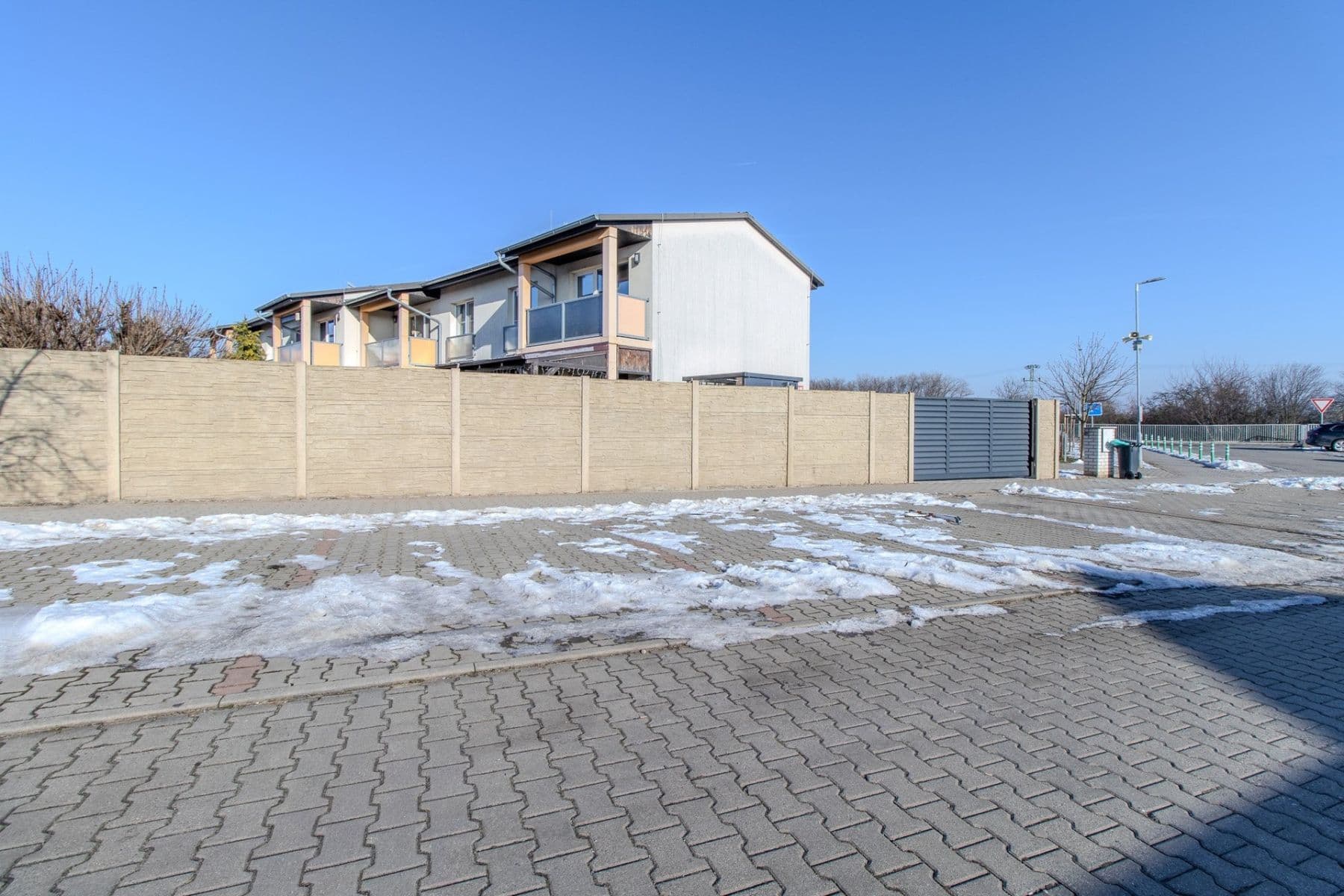 Pronájem bytu 2+kk 50 m², Nad Obcí, Nová Ves, Středočeský kraj Pronájem bytu 2+kk 50 m², Nad Obcí, Nová Ves, Středočeský kraj