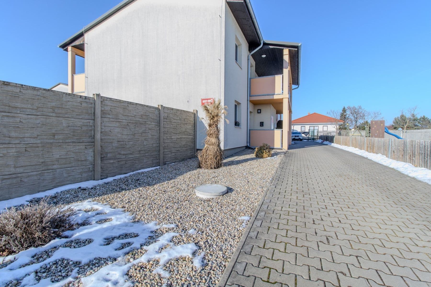 Pronájem bytu 2+kk 50 m², Nad Obcí, Nová Ves, Středočeský kraj Pronájem bytu 2+kk 50 m², Nad Obcí, Nová Ves, Středočeský kraj