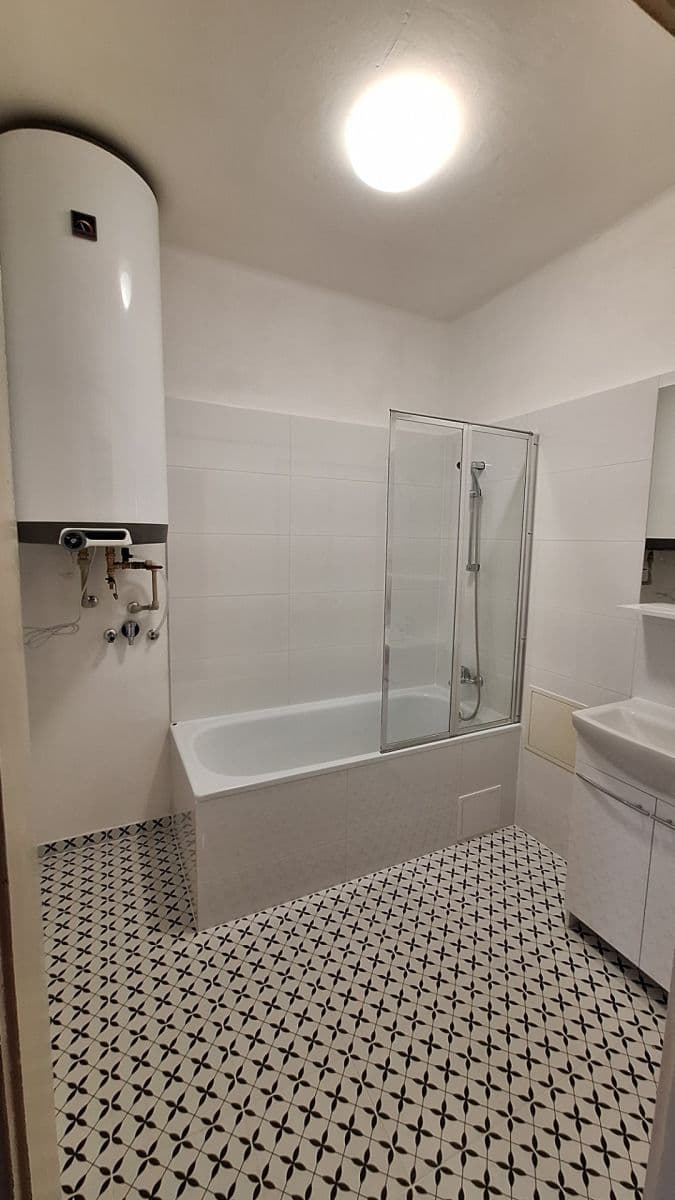 Pronájem bytu 2+kk 45 m², Na Popluží, Ústí nad Labem, Ústecký kraj Pronájem bytu 2+kk 45 m², Na Popluží, Ústí nad Labem, Ústecký kraj