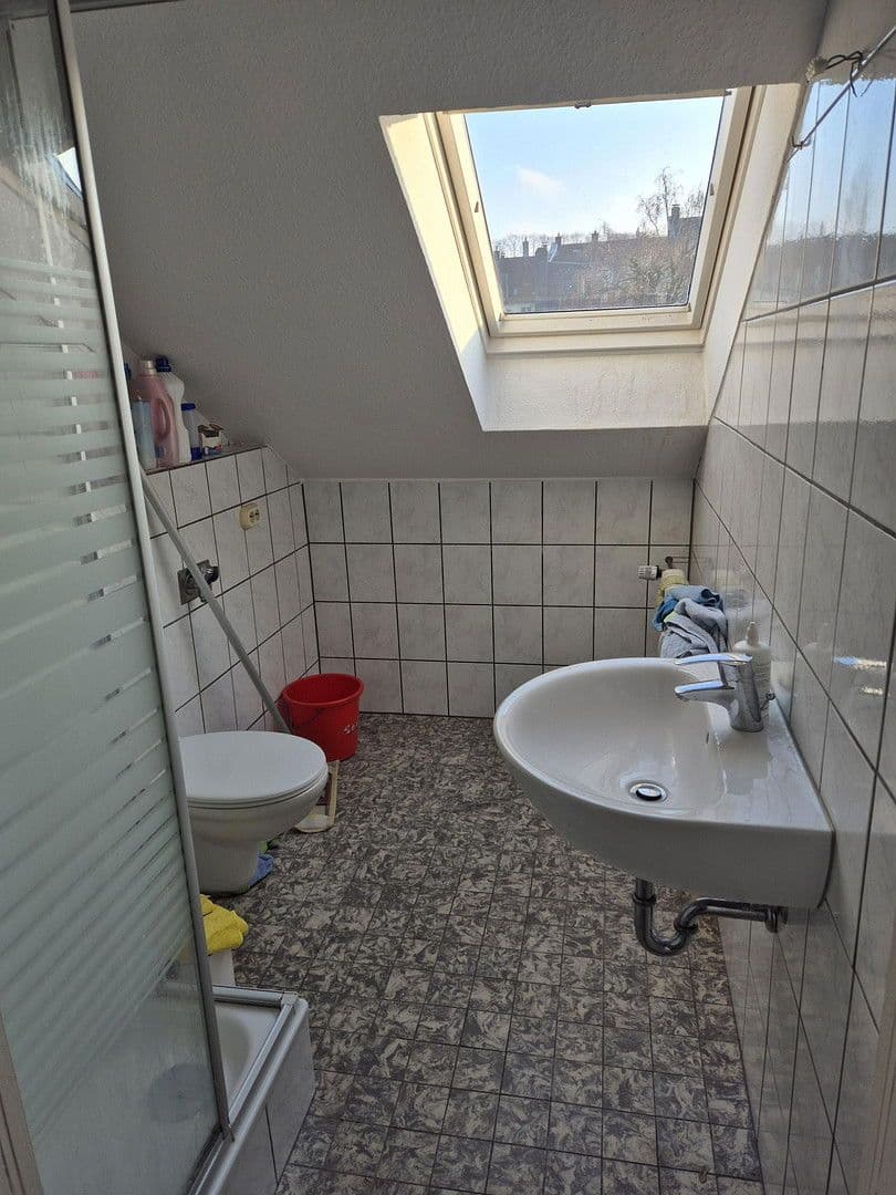 Pronájem bytu 3+1 69 m², Preußenstr 14, Wuppertal, Severní Porýní-Vestfálsko Pronájem bytu 3+1 69 m², Preußenstr 14, Wuppertal, Severní Porýní-Vestfálsko